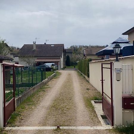 Apartmán Au Gres Du Vent Ruy-Montceau Exteriér fotografie