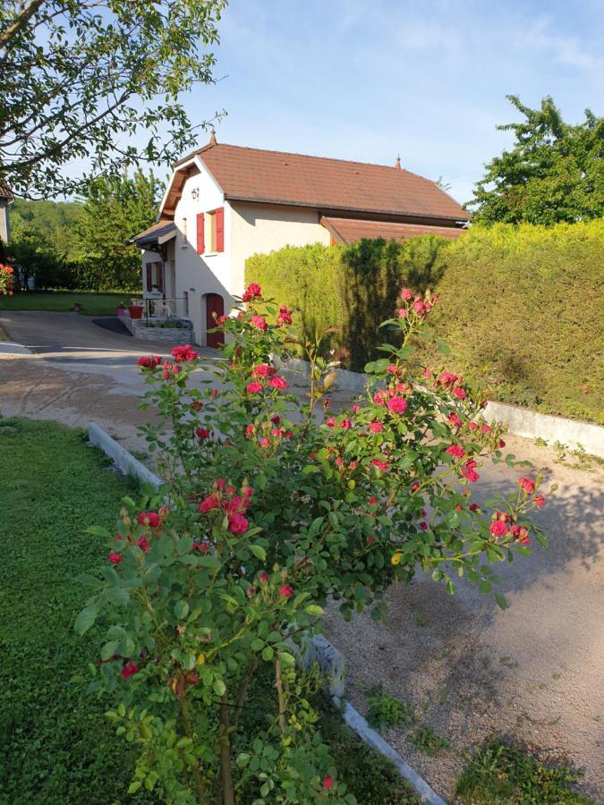 Apartmán Au Gres Du Vent Ruy-Montceau Exteriér fotografie