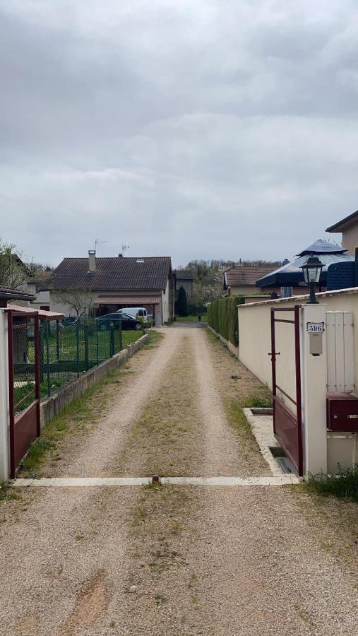 Apartmán Au Gres Du Vent Ruy-Montceau Exteriér fotografie